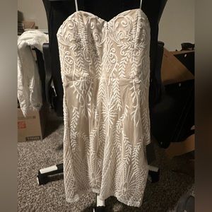 Beautiful strapless dress!